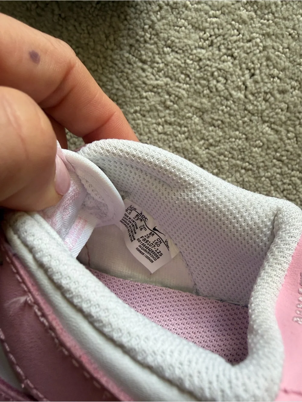 Nike Kids High-Top Sneakers in White and Maroon & Pink Low-Top Sneakers